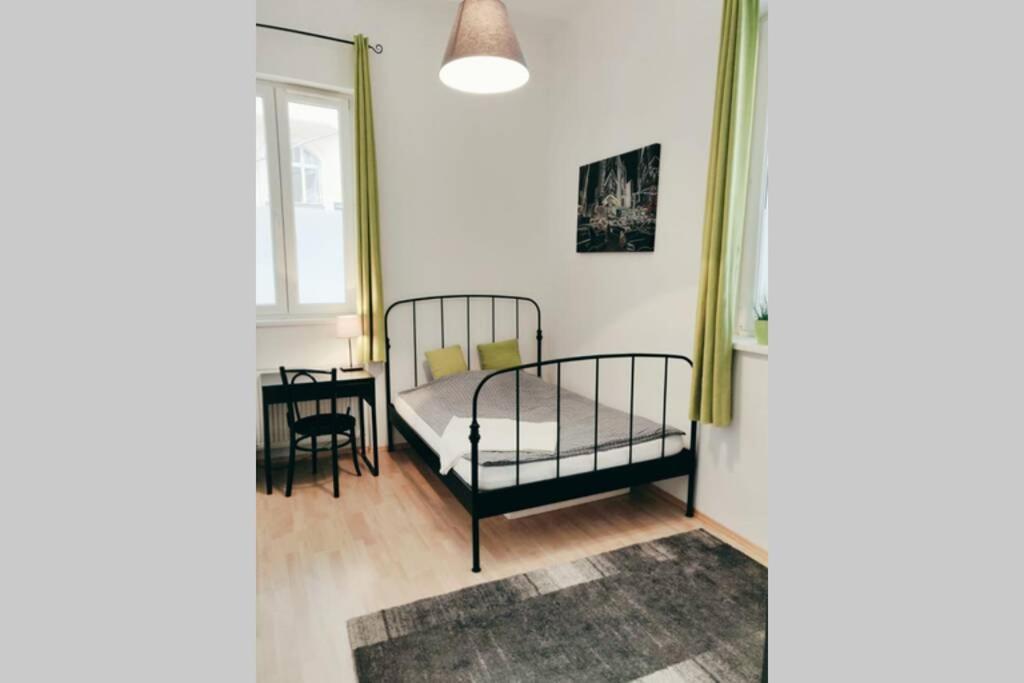 Amadeus - Tram Station To The Opera 2 Mins Away Apartamento Viena Exterior foto