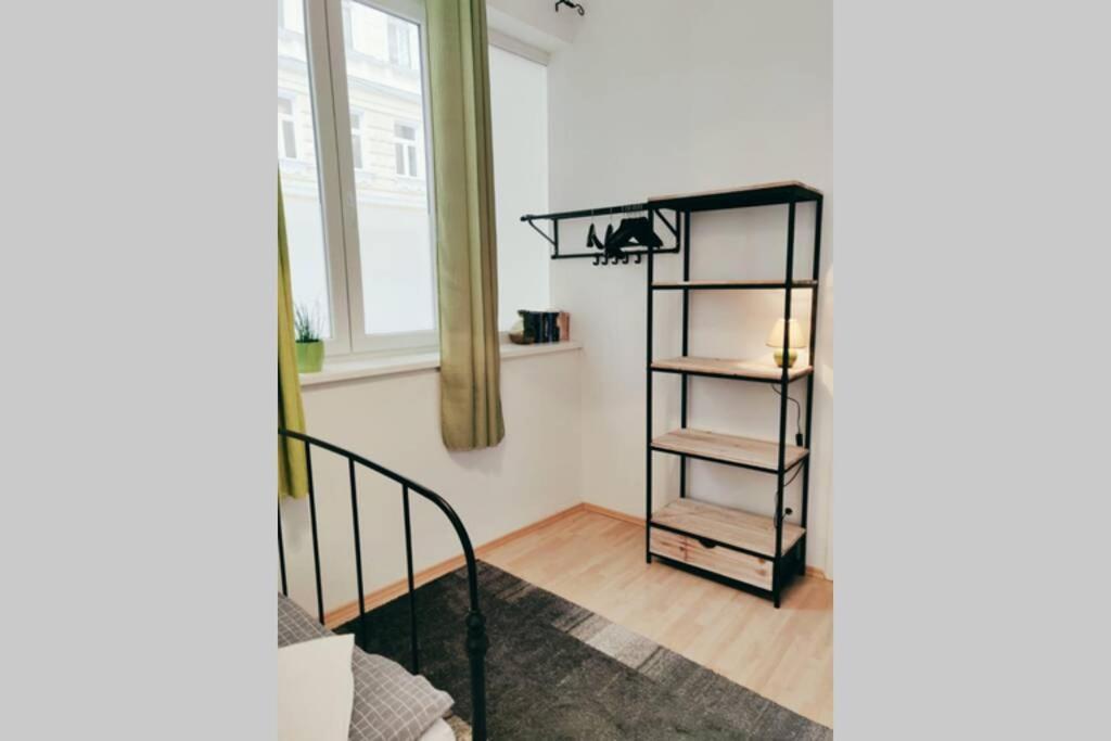 Amadeus - Tram Station To The Opera 2 Mins Away Apartamento Viena Exterior foto